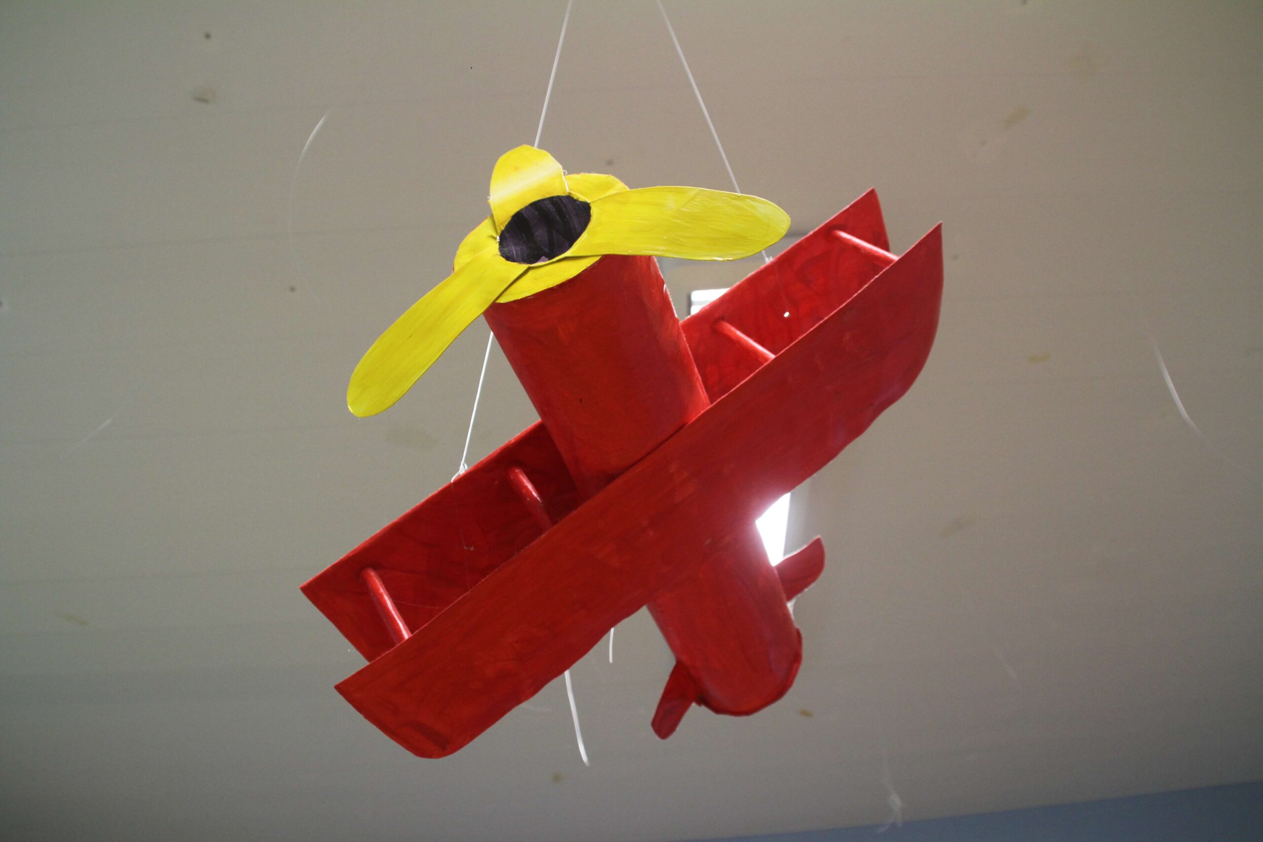 Une activité créative proposée aux enfants de la Crèche de Noha.